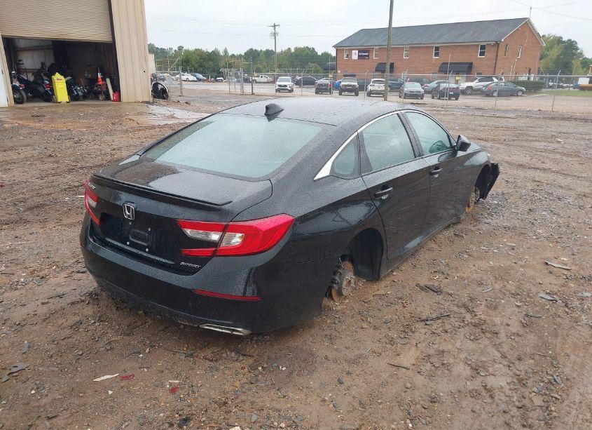 Photo 4 of 2018 Honda Accord SPORT (VIN 1HGCV1F36JA059394)