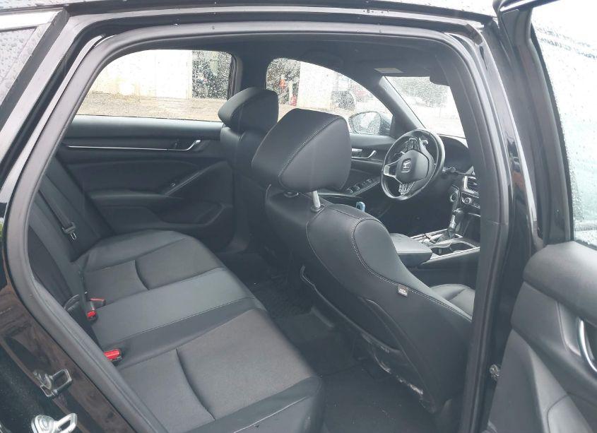 Photo 8 of 2018 Honda Accord SPORT (VIN 1HGCV1F36JA059394)