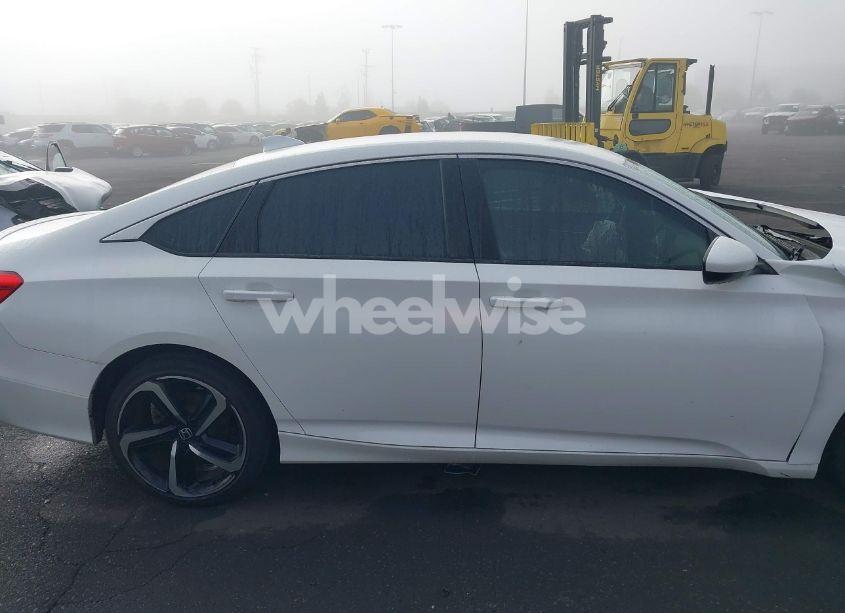 Photo 13 of 2018 Honda Accord SPORT (VIN 1HGCV1F36JA128522)