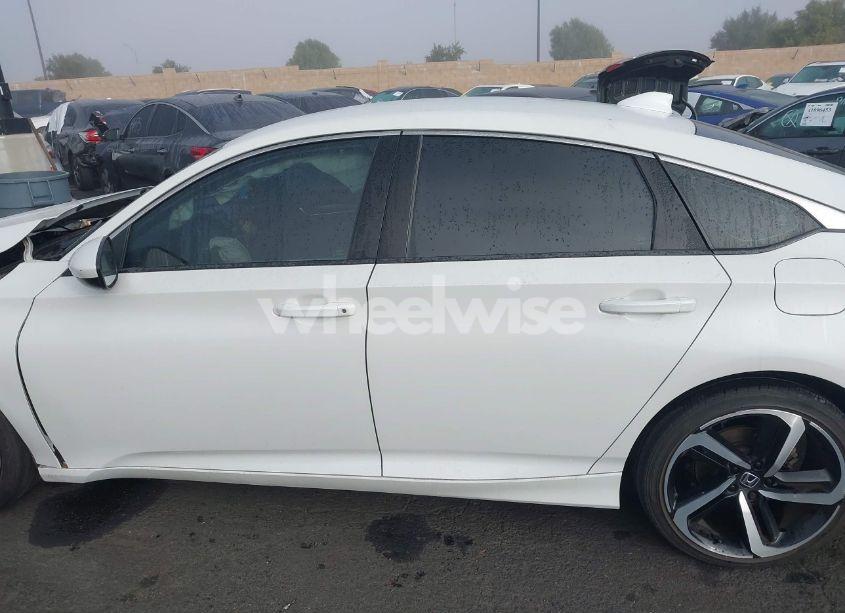 Photo 14 of 2018 Honda Accord SPORT (VIN 1HGCV1F36JA128522)