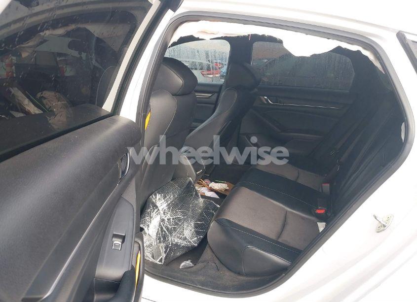 Photo 8 of 2018 Honda Accord SPORT (VIN 1HGCV1F36JA128522)