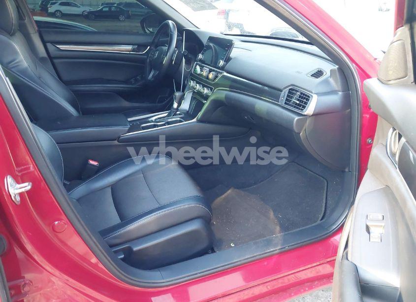 Photo 5 of 2018 Honda Accord SPORT (VIN 1HGCV1F36JA131355)