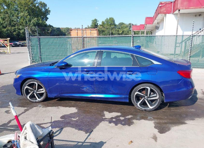 Photo 13 of 2018 Honda Accord SPORT (VIN 1HGCV1F36JA140847)