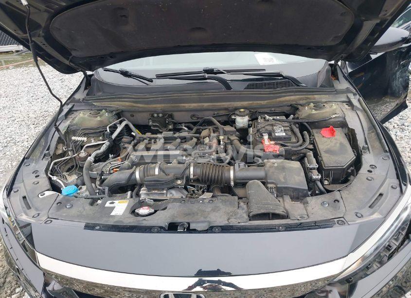 Photo 10 of 2018 Honda Accord SPORT (VIN 1HGCV1F36JA148818)