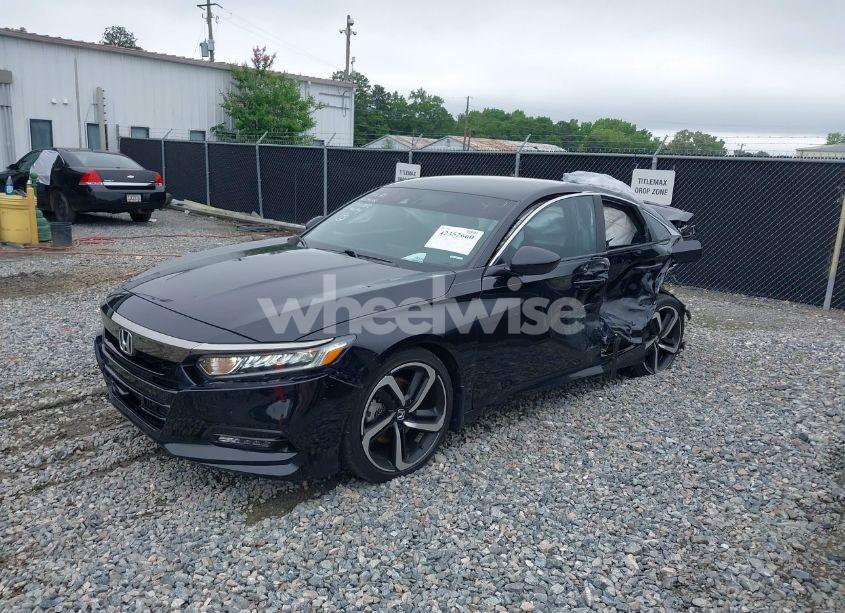 Photo 2 of 2018 Honda Accord SPORT (VIN 1HGCV1F36JA148818)