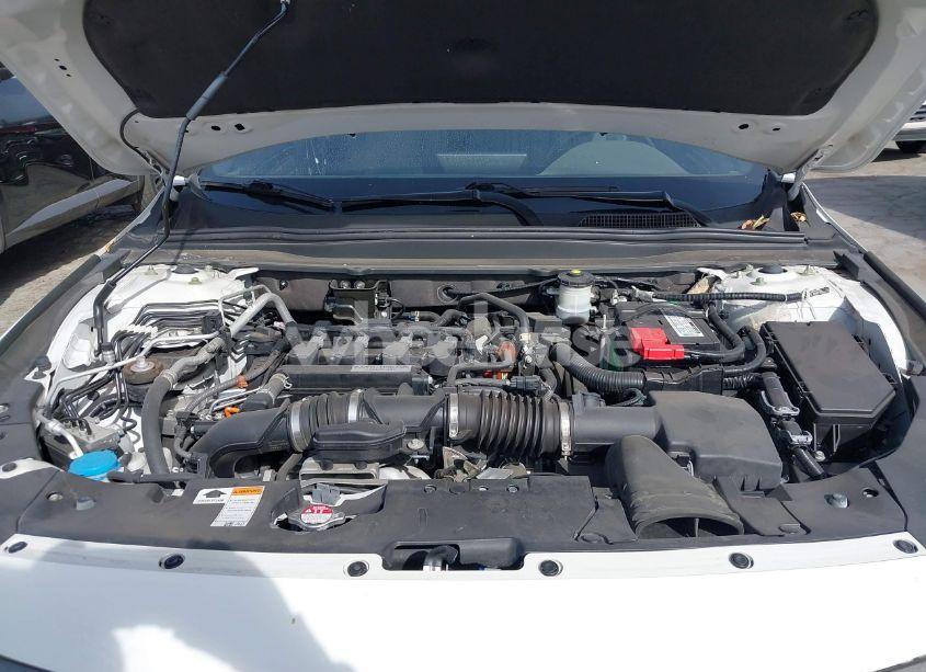 Photo 10 of 2018 Honda Accord SPORT (VIN 1HGCV1F36JA165215)