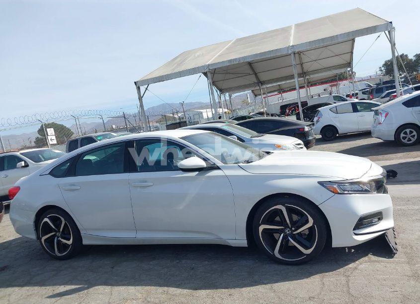 Photo 13 of 2018 Honda Accord SPORT (VIN 1HGCV1F36JA165215)