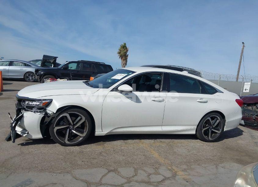 Photo 14 of 2018 Honda Accord SPORT (VIN 1HGCV1F36JA165215)