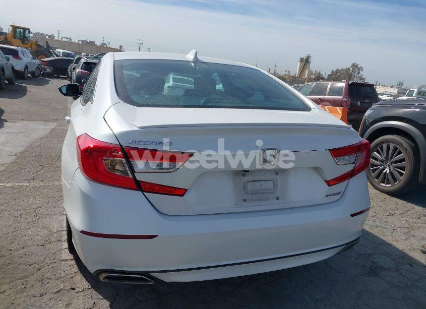Photo 16 of 2018 Honda Accord SPORT (VIN 1HGCV1F36JA165215)