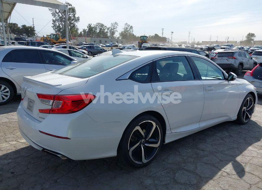 Photo 4 of 2018 Honda Accord SPORT (VIN 1HGCV1F36JA165215)