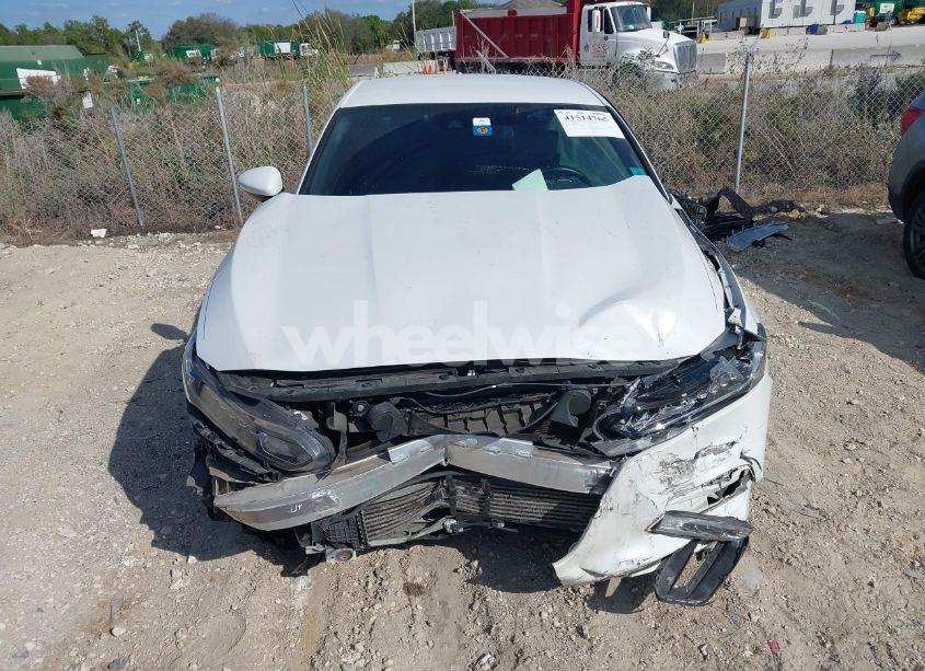 Photo 12 of 2018 Honda Accord SPORT (VIN 1HGCV1F36JA170592)