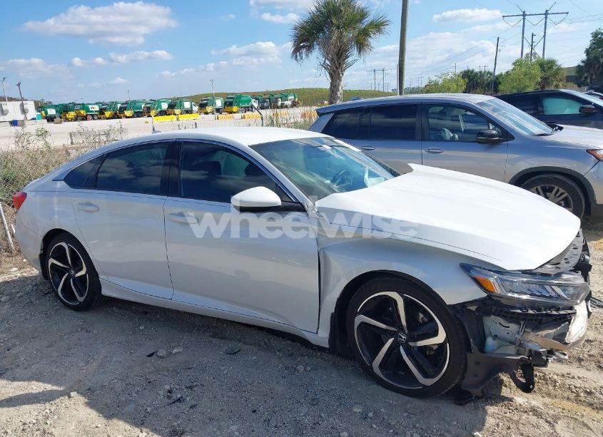 Photo 13 of 2018 Honda Accord SPORT (VIN 1HGCV1F36JA170592)