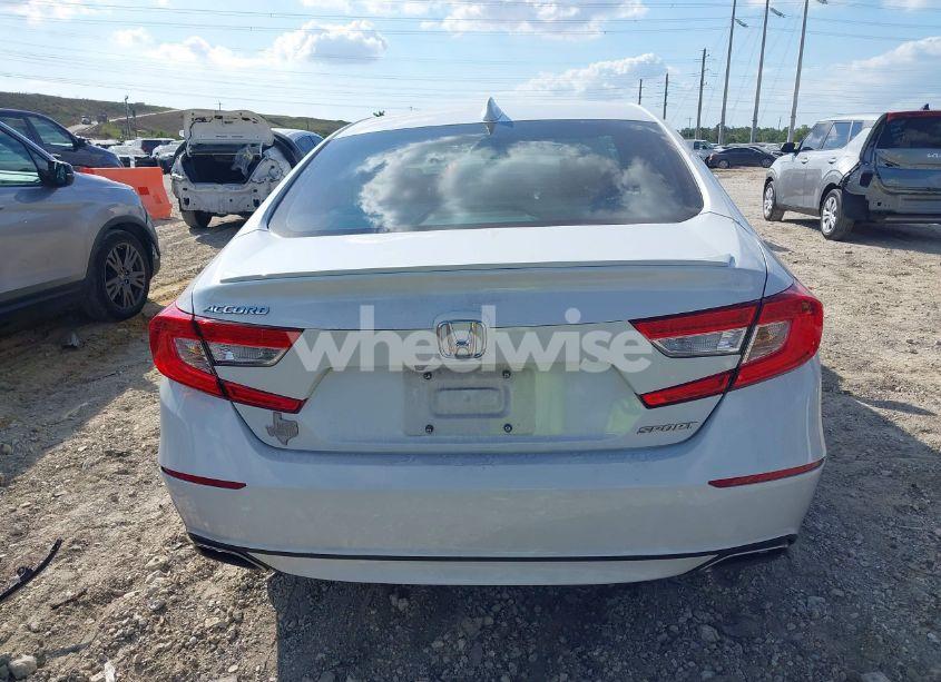 Photo 16 of 2018 Honda Accord SPORT (VIN 1HGCV1F36JA170592)