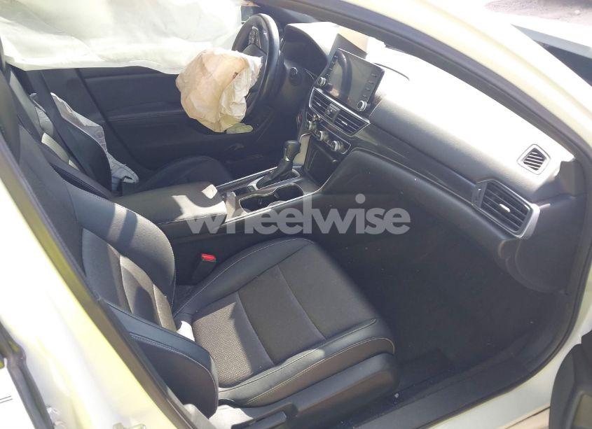 Photo 5 of 2018 Honda Accord SPORT (VIN 1HGCV1F36JA170592)