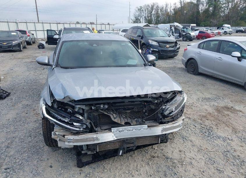 Photo 12 of 2018 Honda Accord SPORT (VIN 1HGCV1F36JA209973)