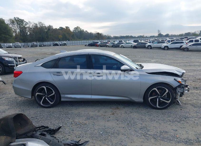 Photo 13 of 2018 Honda Accord SPORT (VIN 1HGCV1F36JA209973)