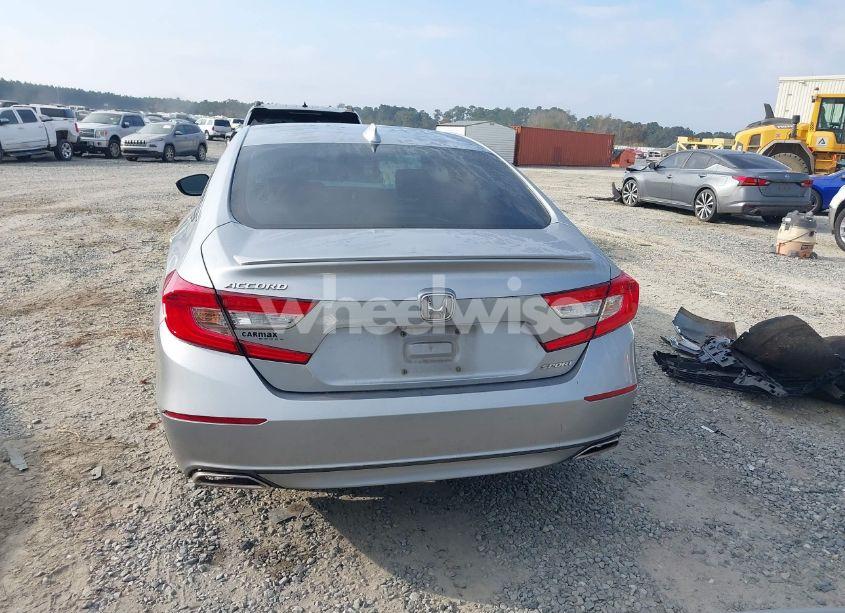 Photo 16 of 2018 Honda Accord SPORT (VIN 1HGCV1F36JA209973)