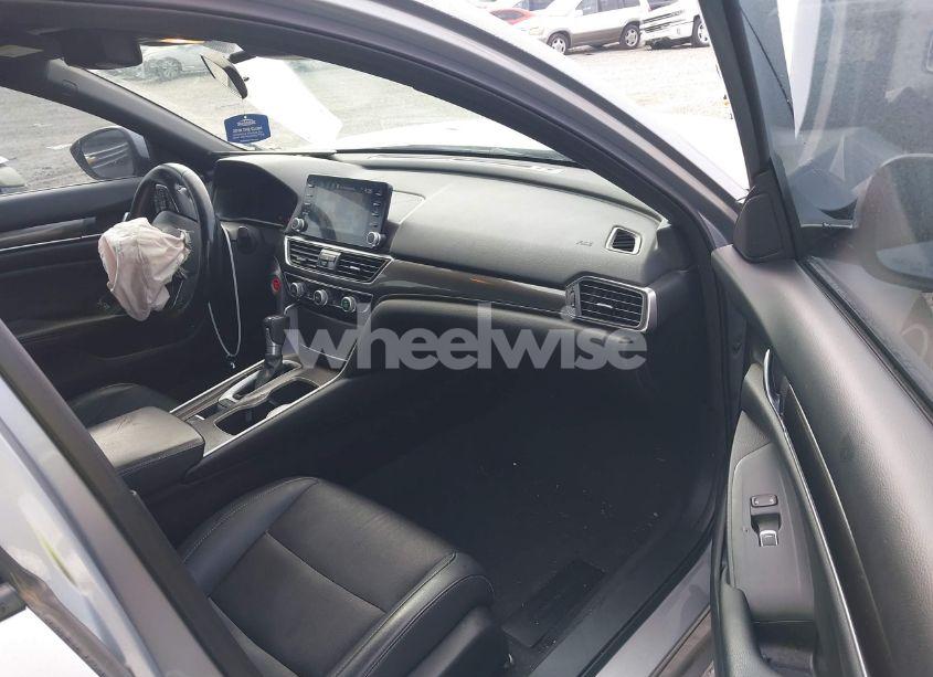 Photo 5 of 2018 Honda Accord SPORT (VIN 1HGCV1F36JA209973)