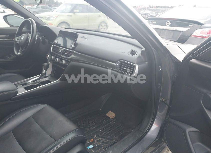 Photo 5 of 2018 Honda Accord SPORT (VIN 1HGCV1F36JA210007)