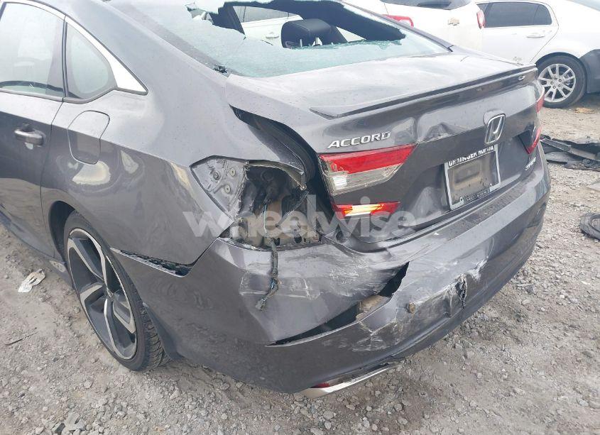 Photo 6 of 2018 Honda Accord SPORT (VIN 1HGCV1F36JA210007)