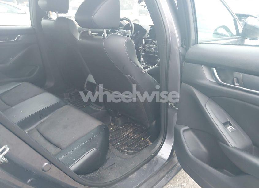 Photo 8 of 2018 Honda Accord SPORT (VIN 1HGCV1F36JA210007)