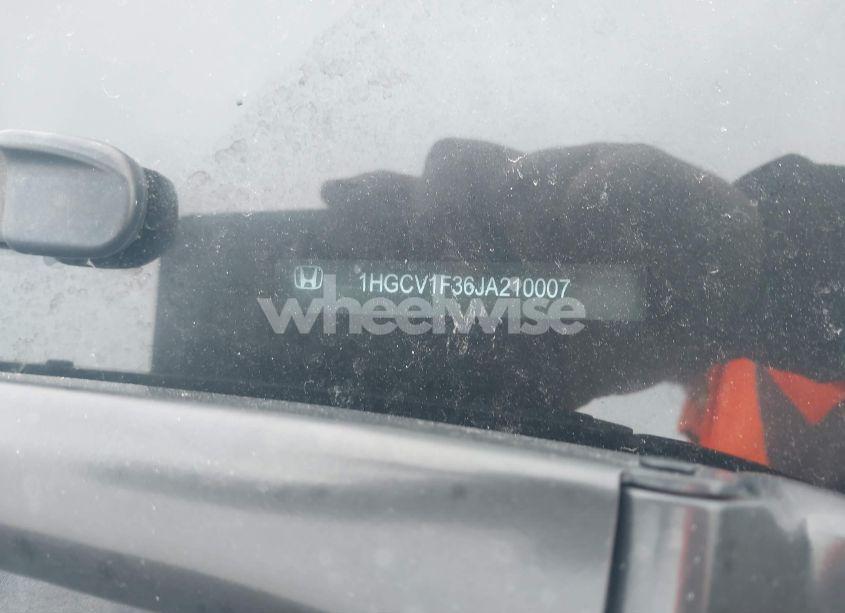 Photo 9 of 2018 Honda Accord SPORT (VIN 1HGCV1F36JA210007)