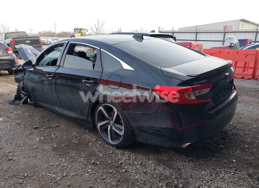 Photo 3 of 2018 Honda Accord SPORT (VIN 1HGCV1F36JA225266)