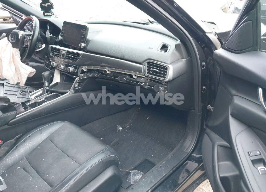 Photo 5 of 2018 Honda Accord SPORT (VIN 1HGCV1F36JA225266)