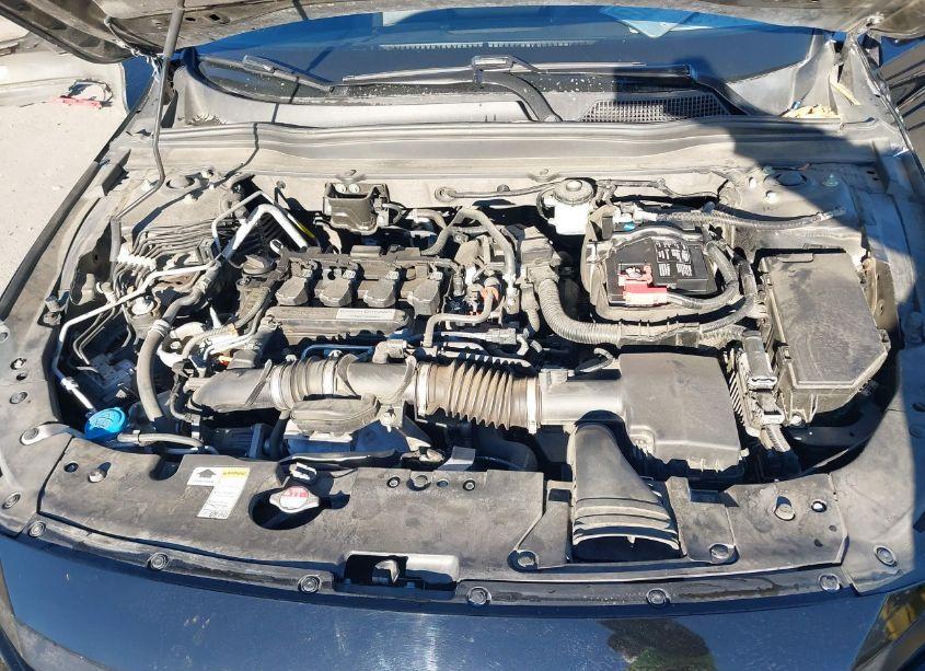 Photo 10 of 2018 Honda Accord SPORT (VIN 1HGCV1F36JA239605)