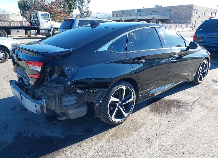 Photo 4 of 2018 Honda Accord SPORT (VIN 1HGCV1F36JA239605)