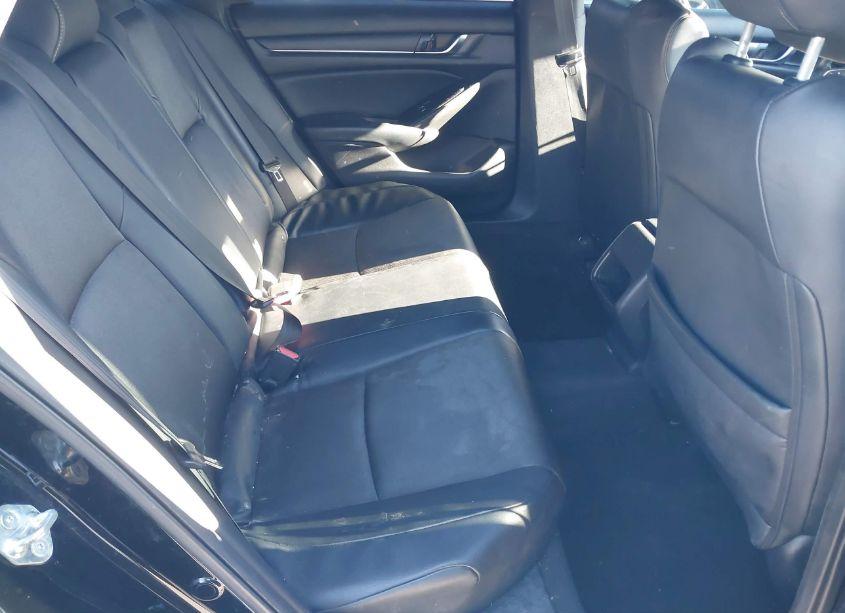 Photo 8 of 2018 Honda Accord SPORT (VIN 1HGCV1F36JA239605)