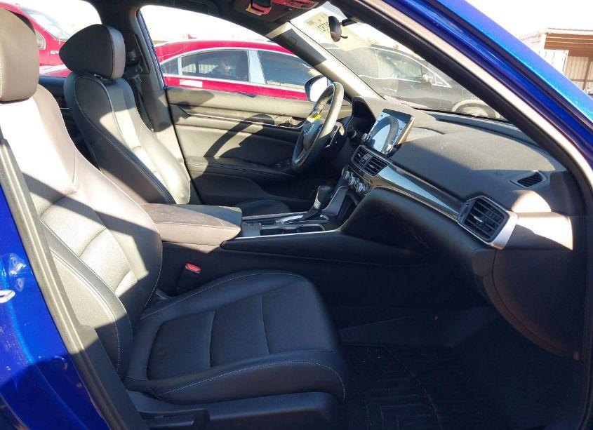 Photo 5 of 2018 Honda Accord SPORT (VIN 1HGCV1F36JA246201)