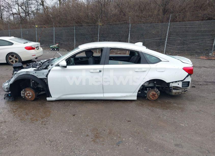 Photo 15 of 2019 Honda Accord SPORT (VIN 1HGCV1F36KA023318)