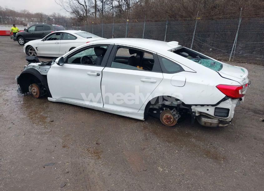 Photo 3 of 2019 Honda Accord SPORT (VIN 1HGCV1F36KA023318)