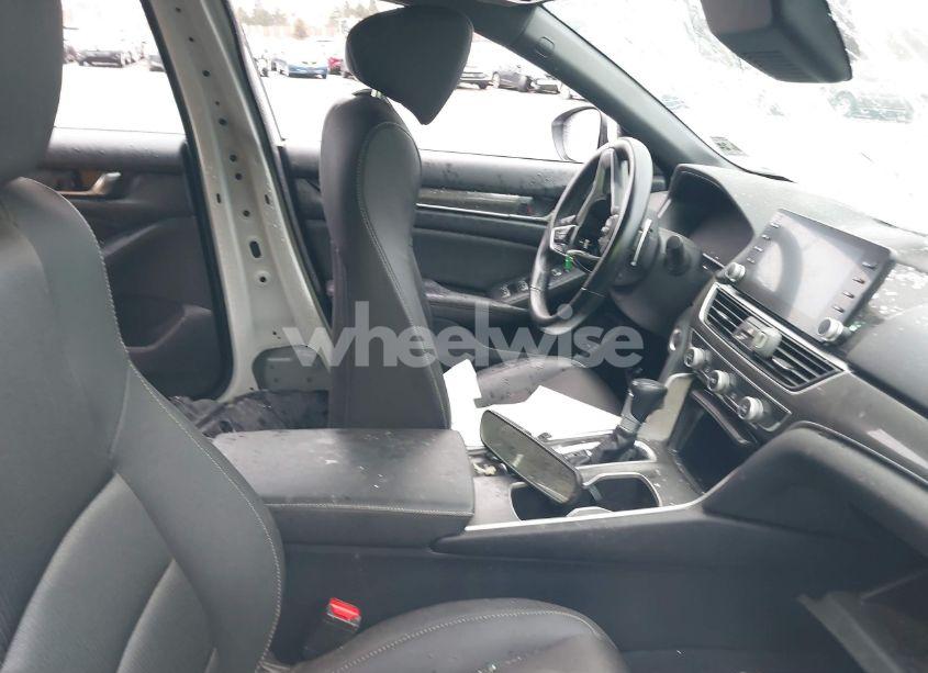 Photo 5 of 2019 Honda Accord SPORT (VIN 1HGCV1F36KA023318)