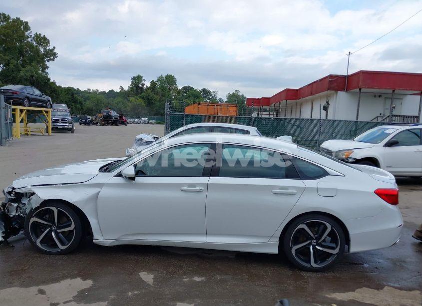 Photo 15 of 2019 Honda Accord SPORT (VIN 1HGCV1F36KA055377)