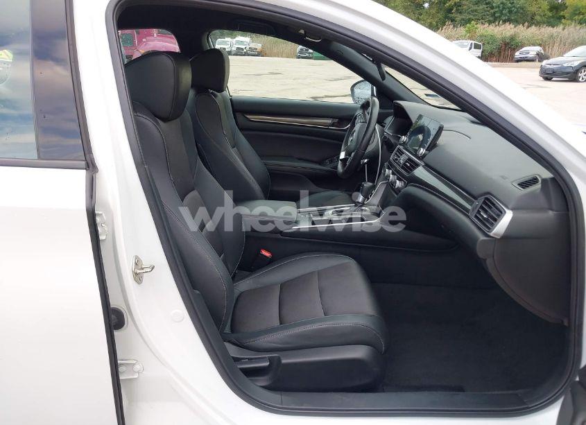 Photo 5 of 2019 Honda Accord SPORT (VIN 1HGCV1F36KA055377)