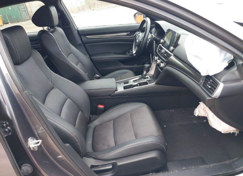 Photo 5 of 2019 Honda Accord SPORT (VIN 1HGCV1F36KA059588)