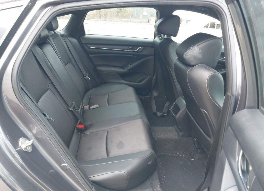 Photo 8 of 2019 Honda Accord SPORT (VIN 1HGCV1F36KA059588)
