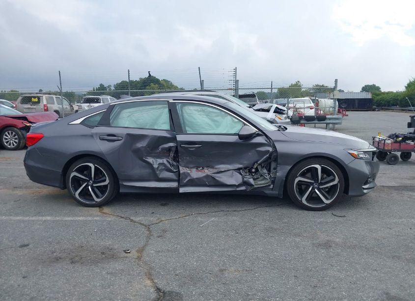 Photo 13 of 2019 Honda Accord SPORT (VIN 1HGCV1F36KA061499)