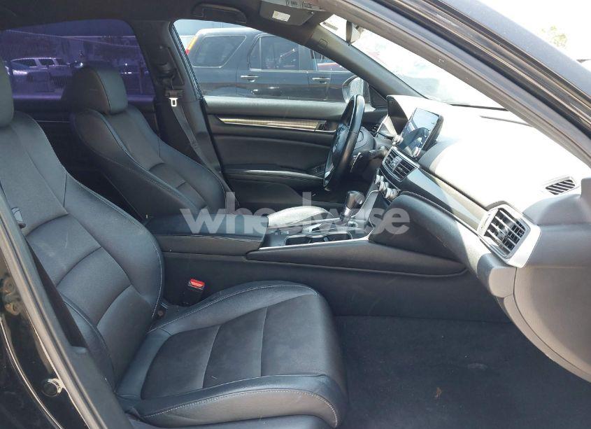 Photo 5 of 2019 Honda Accord SPORT (VIN 1HGCV1F36KA079744)