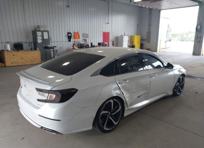 Photo 4 of 2019 Honda Accord SPORT (VIN 1HGCV1F36KA094194)