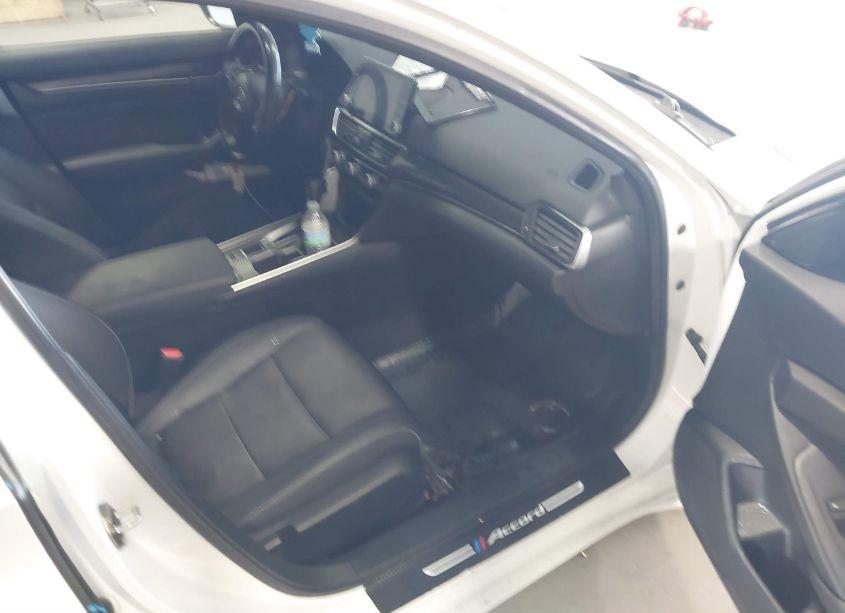 Photo 5 of 2019 Honda Accord SPORT (VIN 1HGCV1F36KA094194)