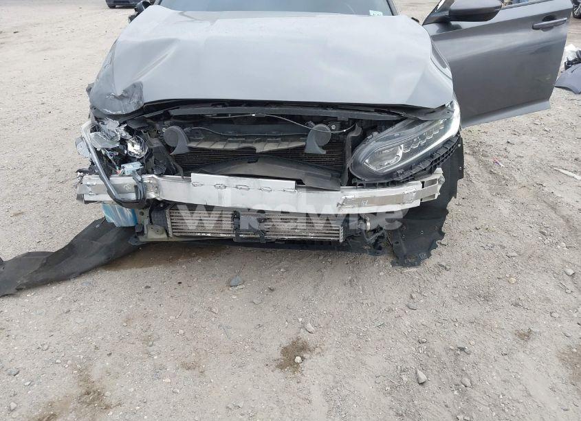 Photo 6 of 2019 Honda Accord SPORT (VIN 1HGCV1F36KA148903)