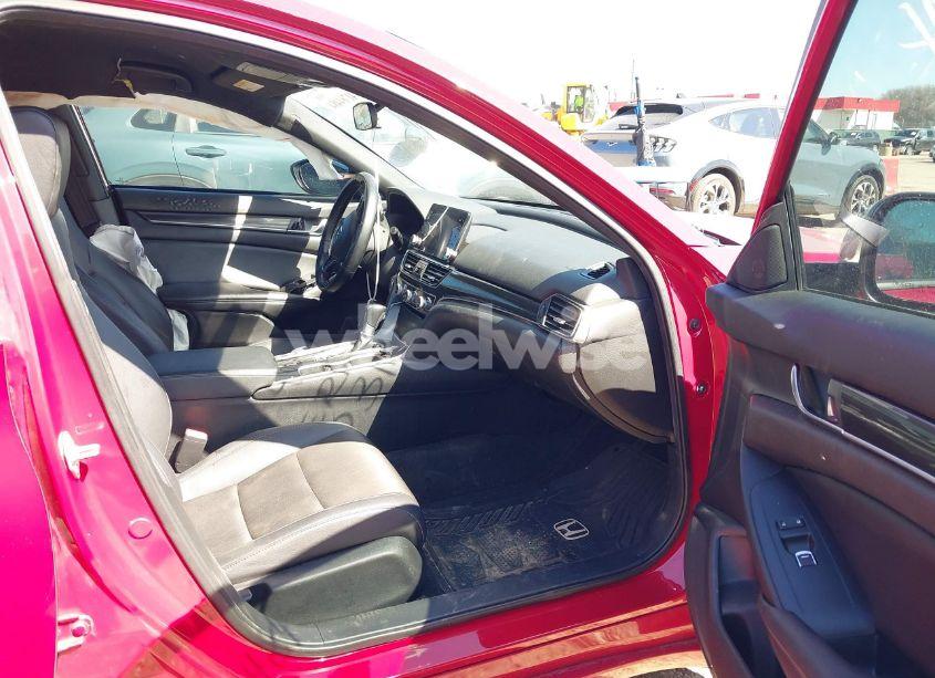 Photo 5 of 2019 Honda Accord SPORT (VIN 1HGCV1F36KA152062)