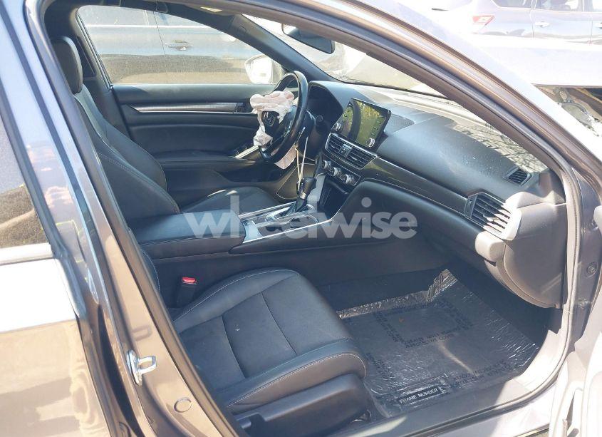 Photo 5 of 2019 Honda Accord SPORT (VIN 1HGCV1F36KA153292)