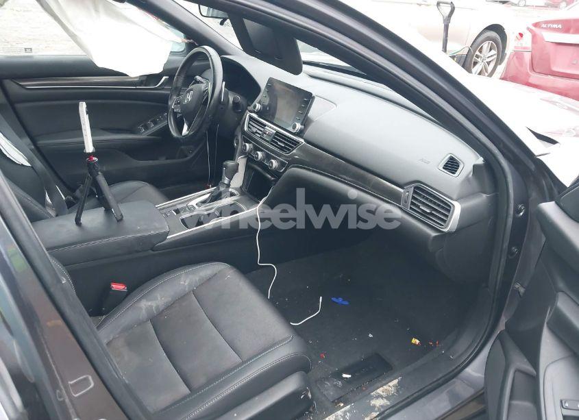 Photo 5 of 2020 Honda Accord SPORT (VIN 1HGCV1F36LA097985)