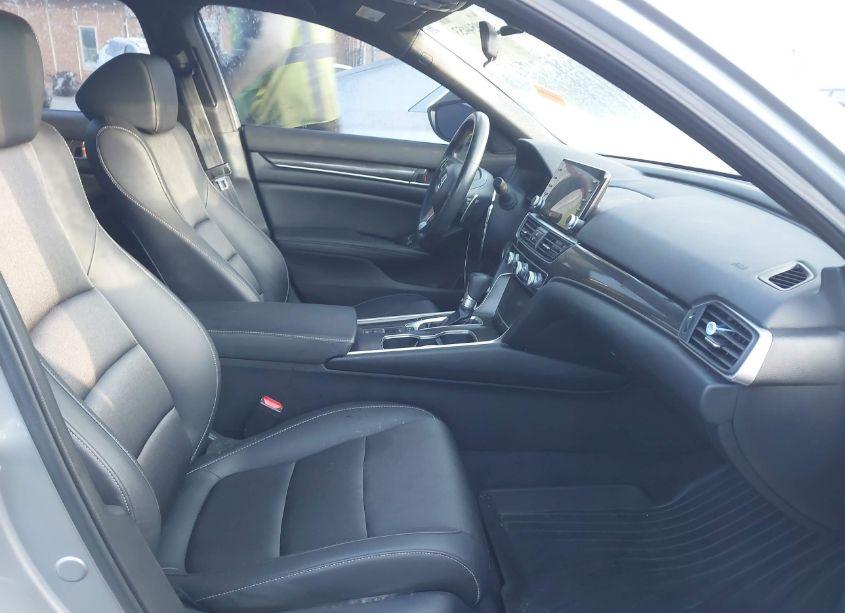 Photo 5 of 2022 Honda Accord SPORT (VIN 1HGCV1F36NA022870)