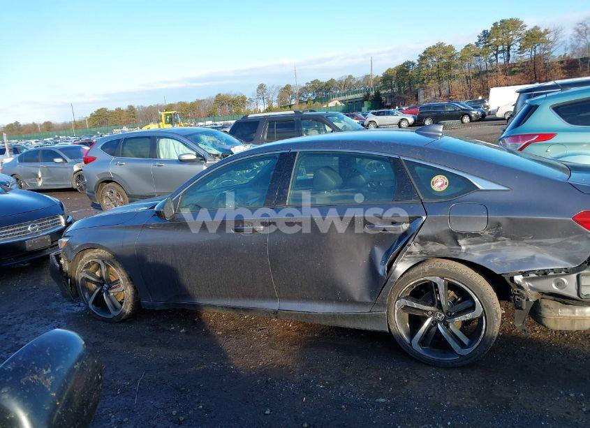 Photo 14 of 2018 Honda Accord SPORT (VIN 1HGCV1F37JA005098)