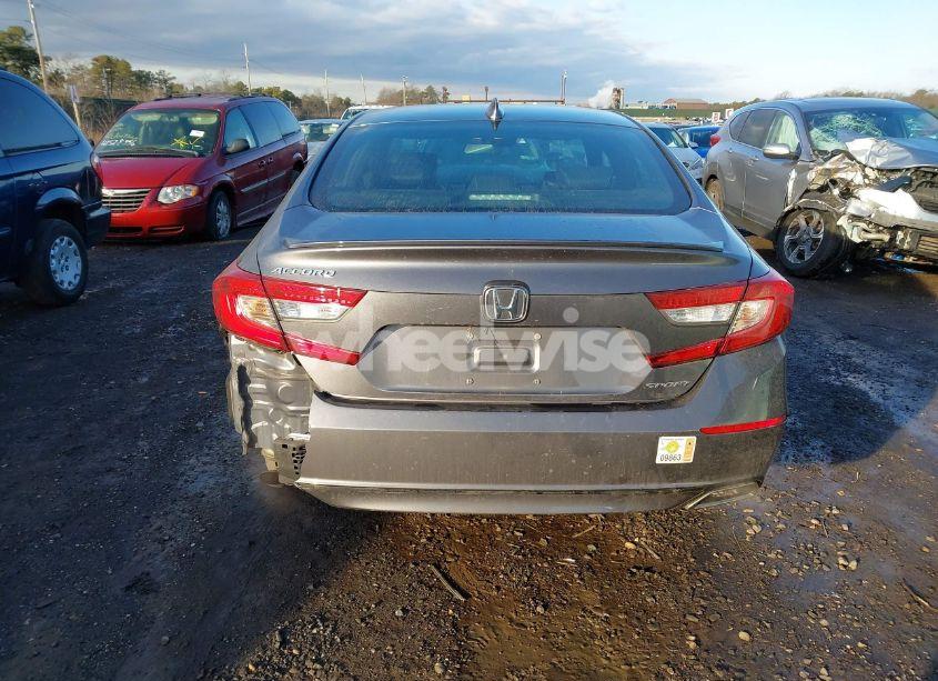 Photo 16 of 2018 Honda Accord SPORT (VIN 1HGCV1F37JA005098)